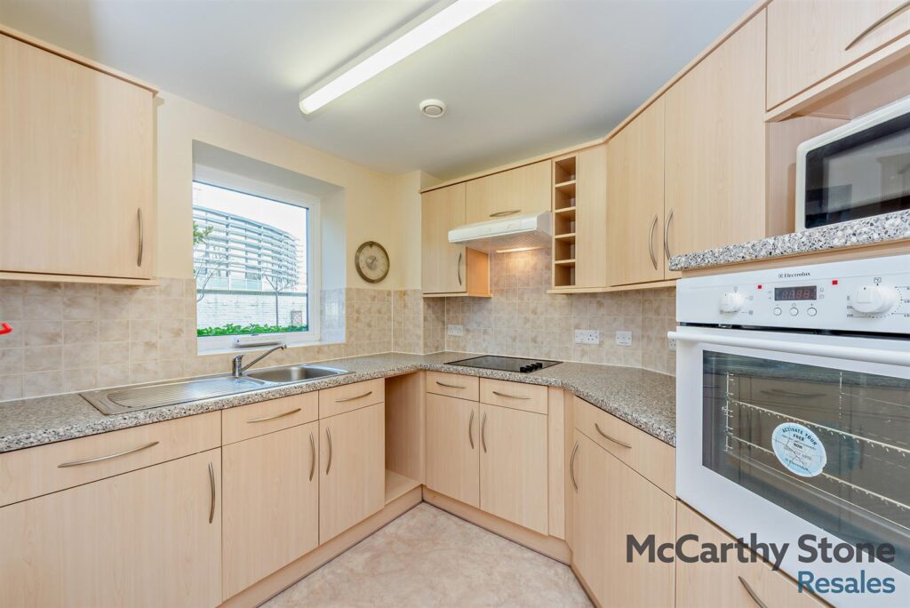 Amelia Court, Union Place, Worthing, BN11 1AH