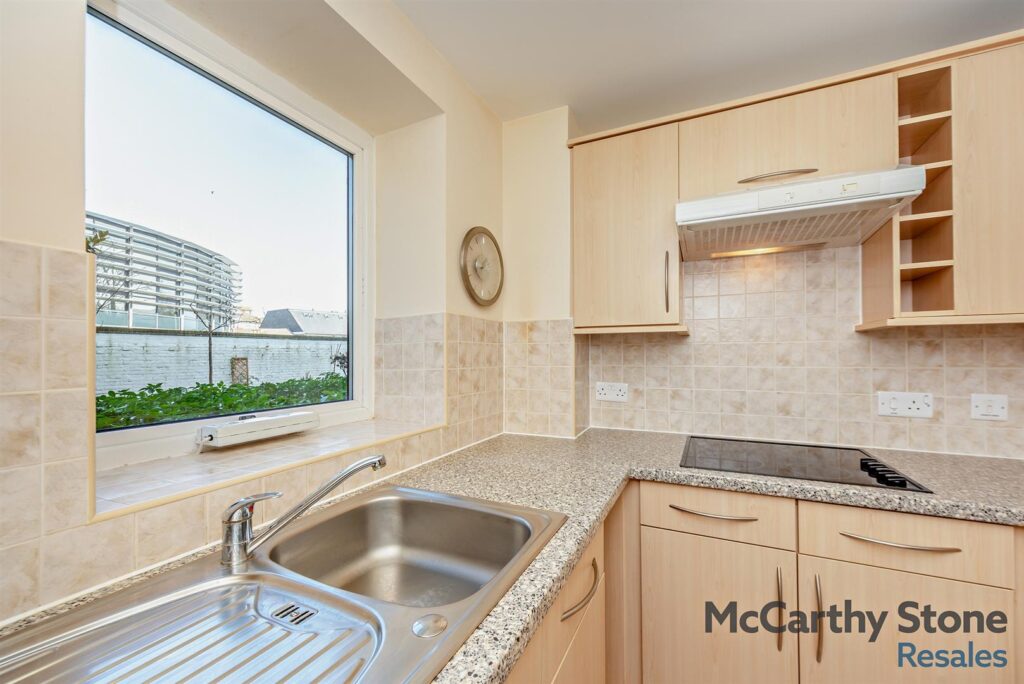 Amelia Court, Union Place, Worthing, BN11 1AH