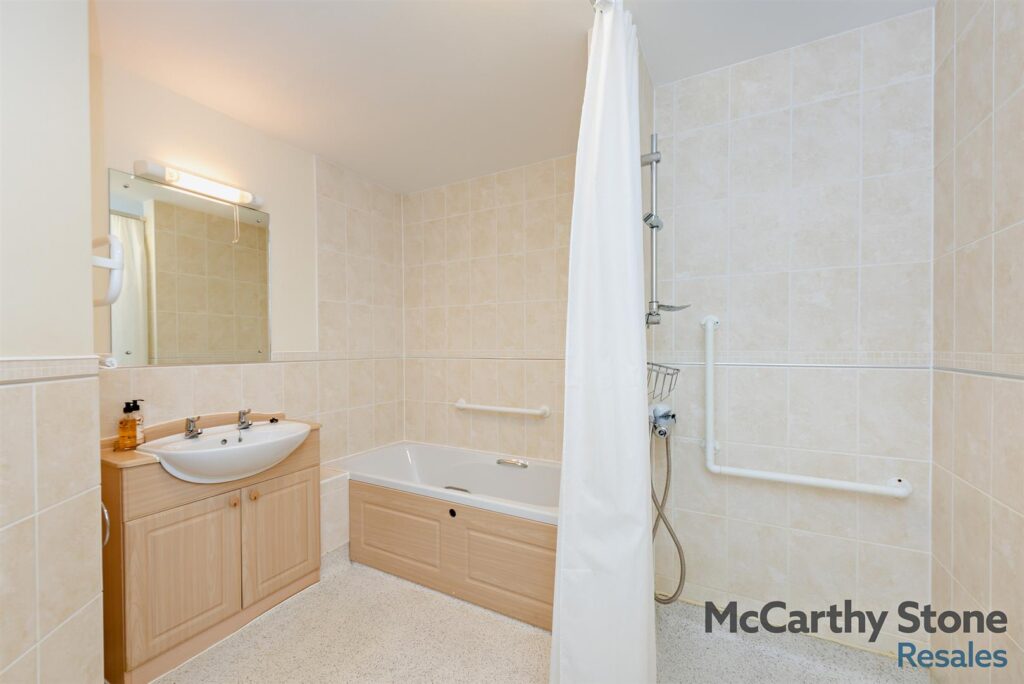 Amelia Court, Union Place, Worthing, BN11 1AH
