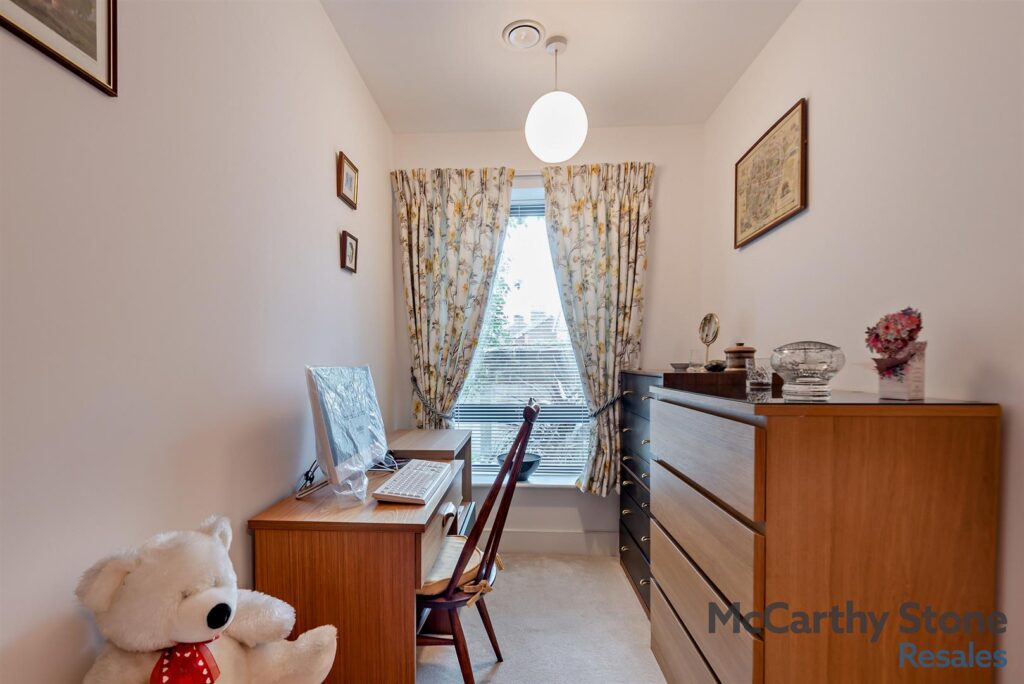 Turner House, St. Margarets Way Midhurst, GU29 9FU
