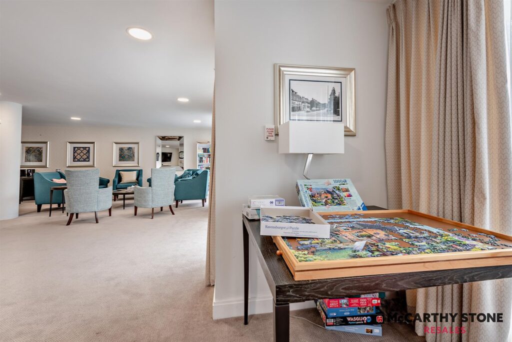 Macaulay Road, Broadstone, Dorset, BH18 8AR