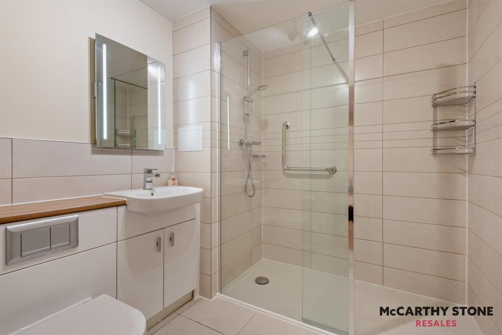 Macaulay Road, Broadstone, Dorset, BH18 8AR