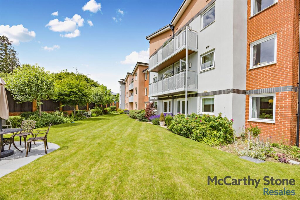 Benedict Court, Western Avenue, Newbury, Berkshire, RG14 1AR