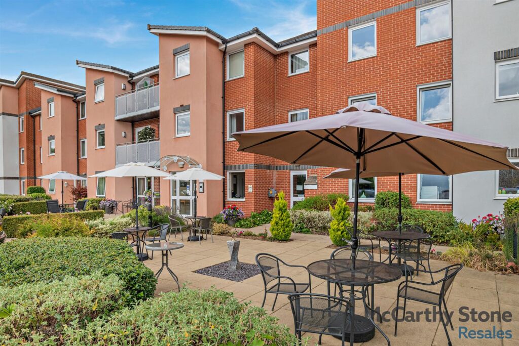 Benedict Court, Western Avenue, Newbury, Berkshire, RG14 1AR