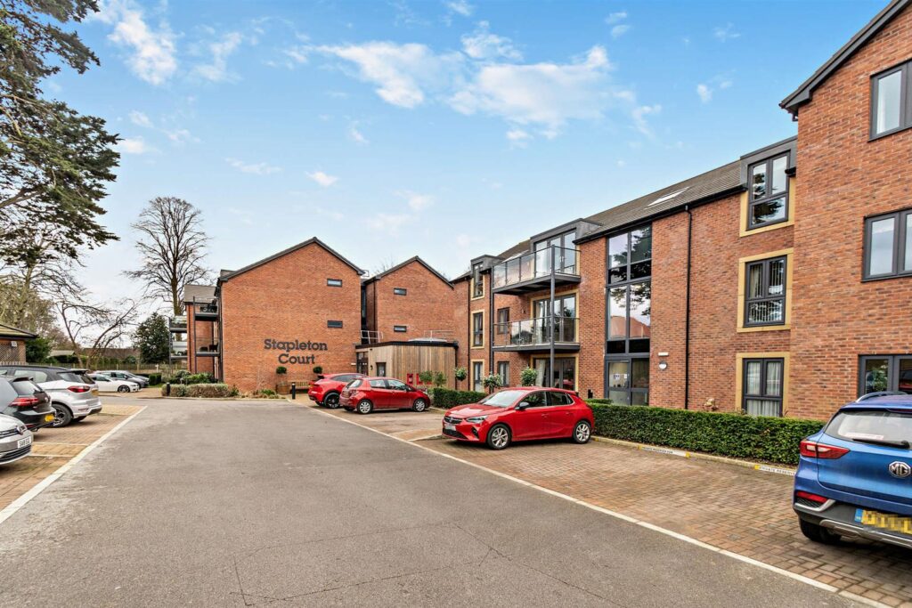 Stapleton Court, Waller Grove, Swanland, HU14 3RW