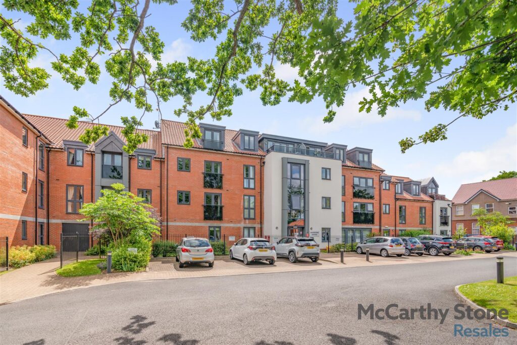 Devonshire Grange, Devonshire Avenue, Roundhay, Leeds, LS8 1AN