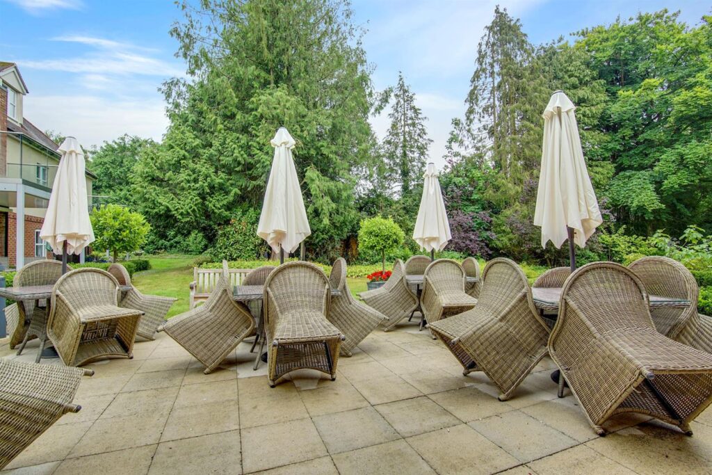 Westhall Road, Warlingham, Surrey, CR6 9HF