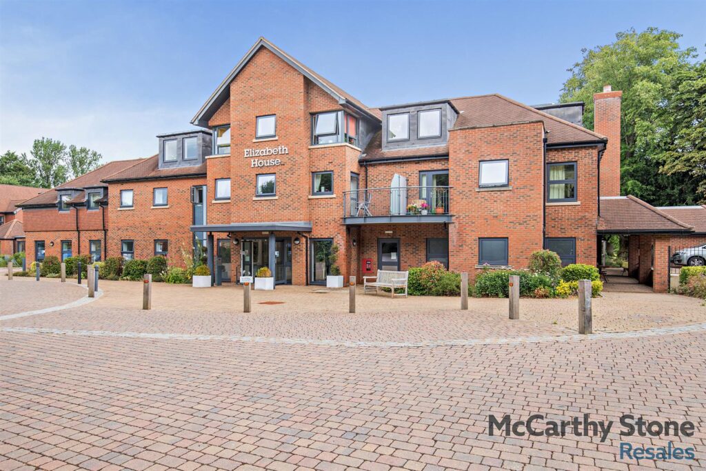 Elizabeth House, St. Giles Mews, Stony Stratford,