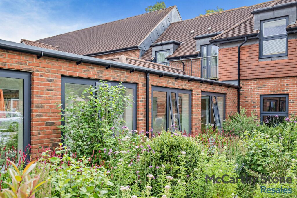 Elizabeth House, St. Giles Mews, Stony Stratford,