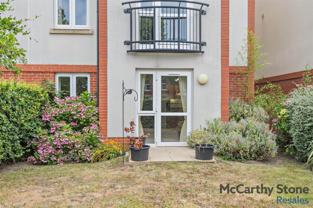 Farringford Court, 1 Avenue Road, Lymington, Hampshire