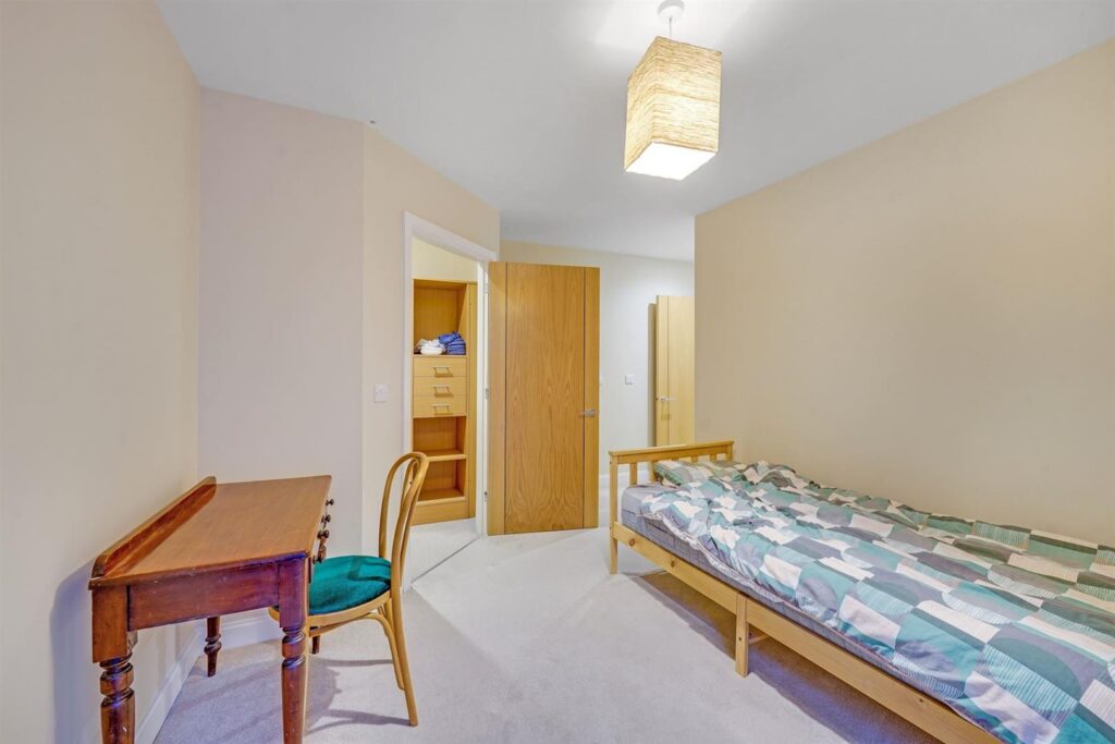 Alderton Hill, Loughton, IG10 3FS