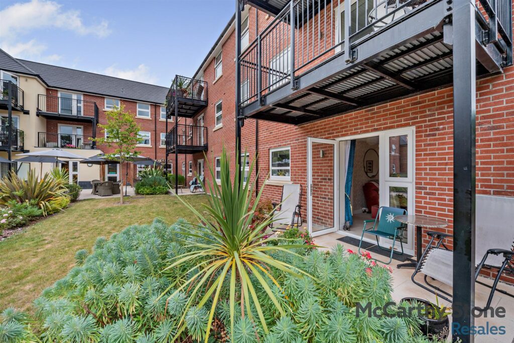 Foxglove Place, Willand Road, Cullompton