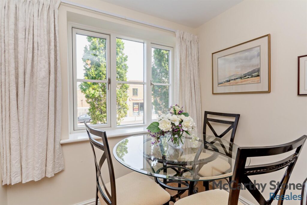 Lady Susan Court, New Road, Basingstoke A One Bedroom First Floor Retirement Apartment