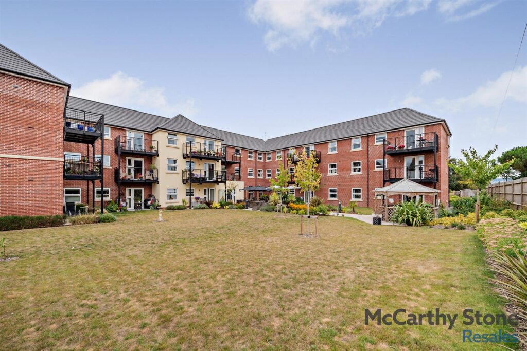 Foxglove Place, Willand Road, Cullompton