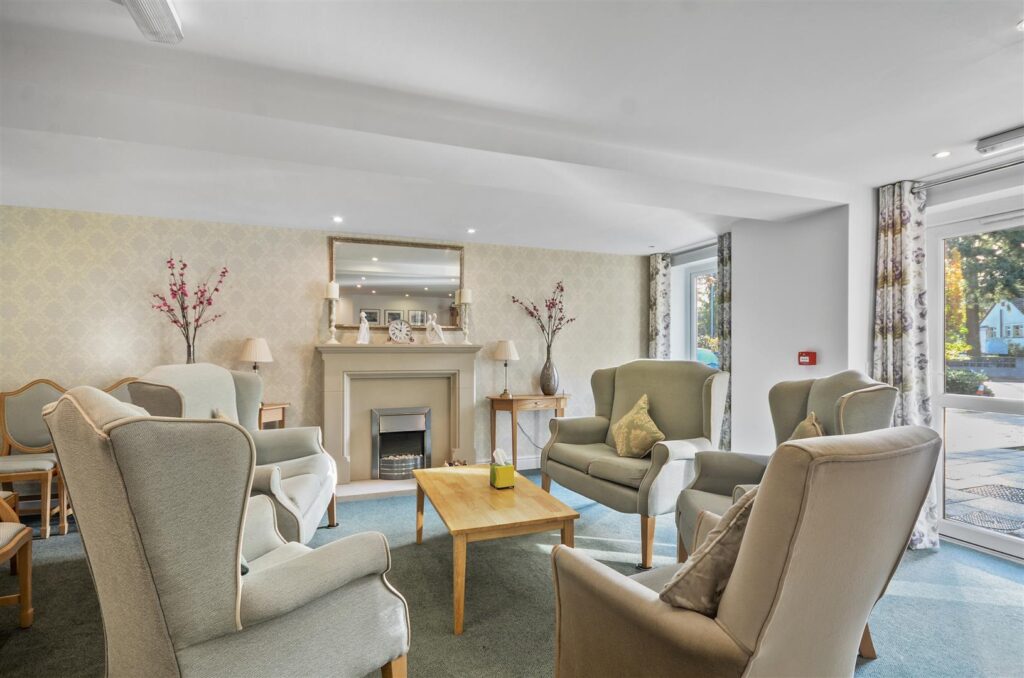 Cherrett Court, Ringwood Road, Ferndown