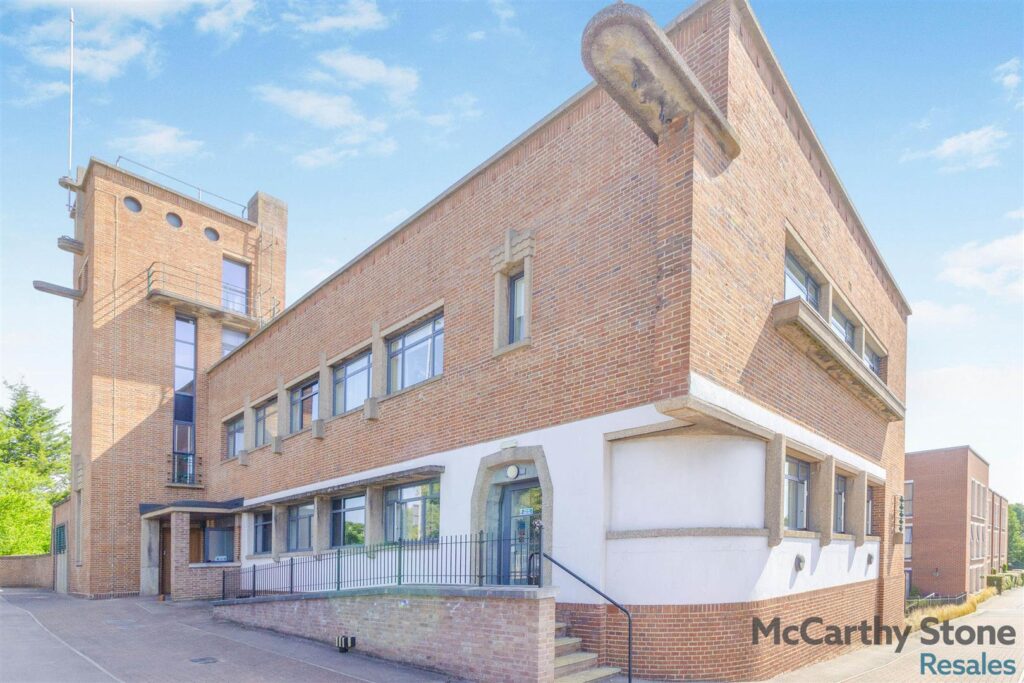 Glenhills Court, Little Glen Road, Glen Parva, Leicester