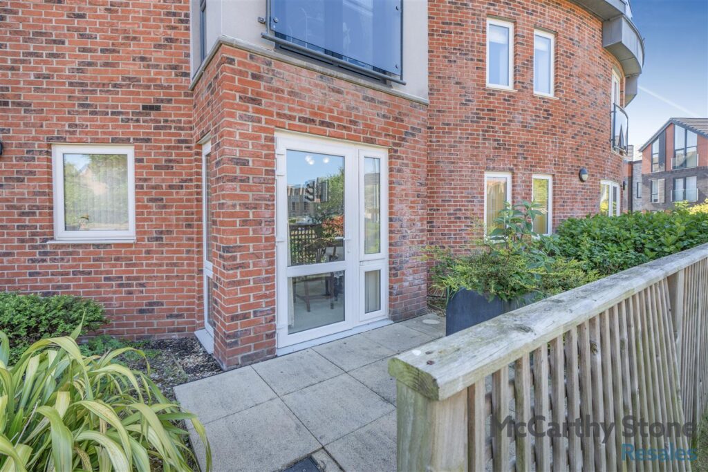 Crocus Court, Station Road, Poulton-Le-Fylde, FY6 7XJ