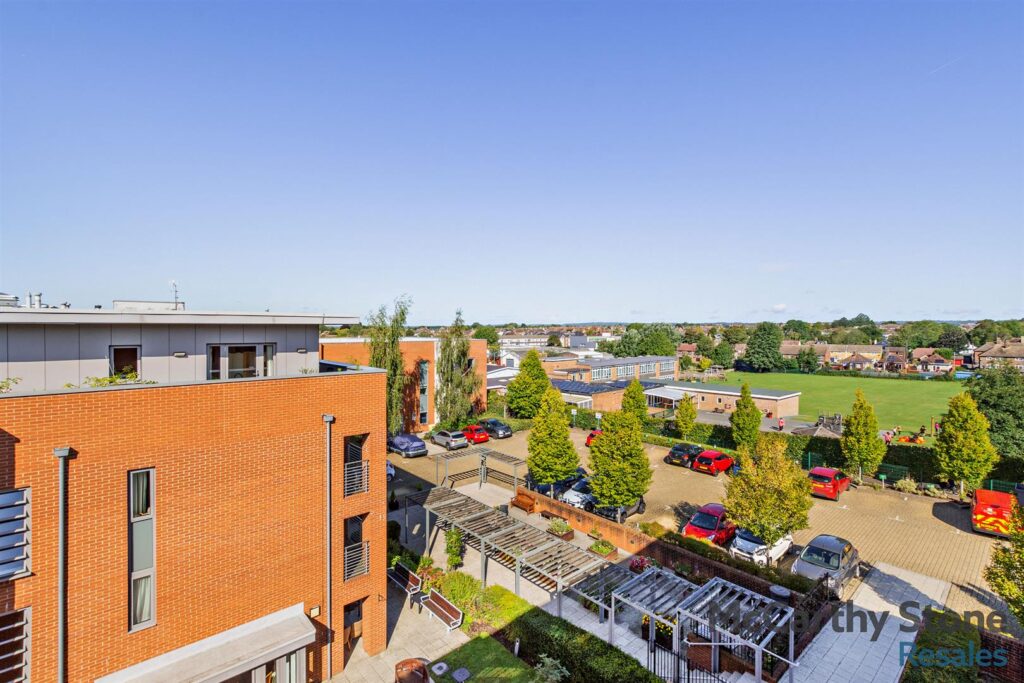 The Brow, Burgess Hill, West Sussex, RH15 9DD
