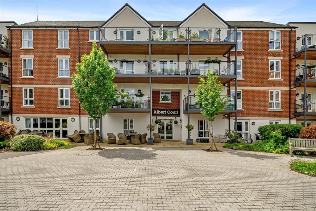 345 Reading Road, Henley-On-Thames