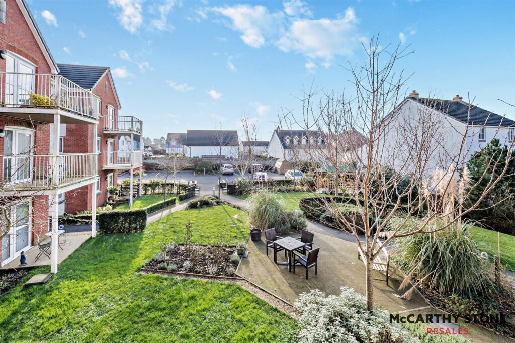 Squire Court, Raleigh Mead, South Molton