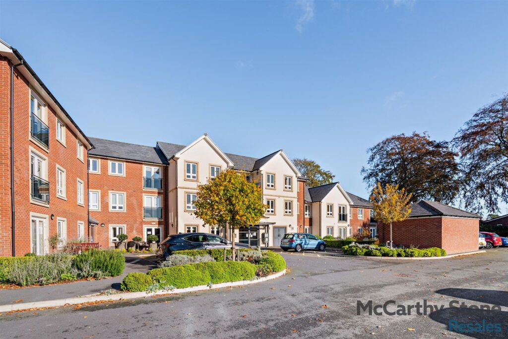 Fairway View, Elloughton Road, Brough