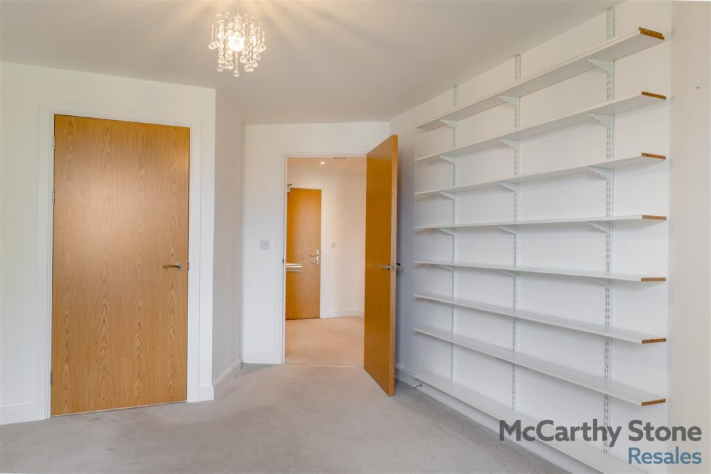 Oakhill Place, High View, Bedford, Bedfordshire, MK41 8FB
