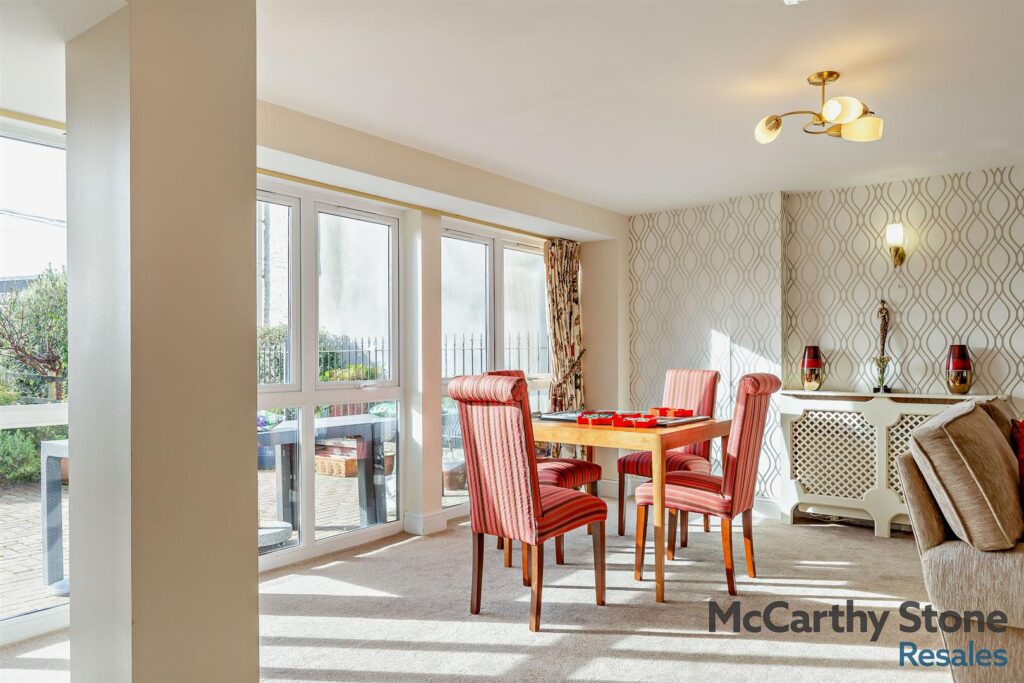 Marina Court, Mount Wise, Newquay, TR7 2FJ