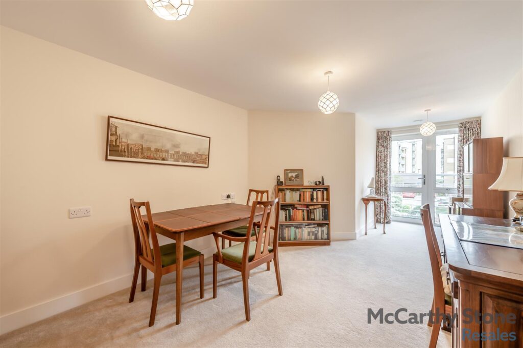 Josiah Drive, Ickenham