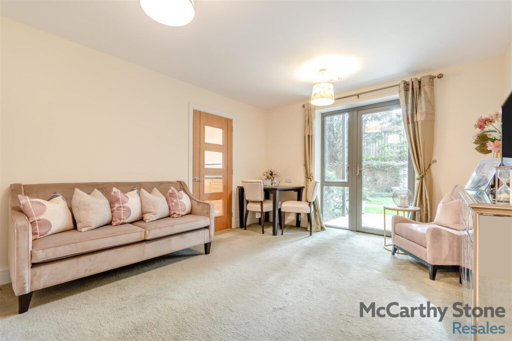 https://mccarthyandstoneresales.propertystream.co/properties/sale/uncategorized/cheltenham/jenner-court-st-georges-road-cheltenham/