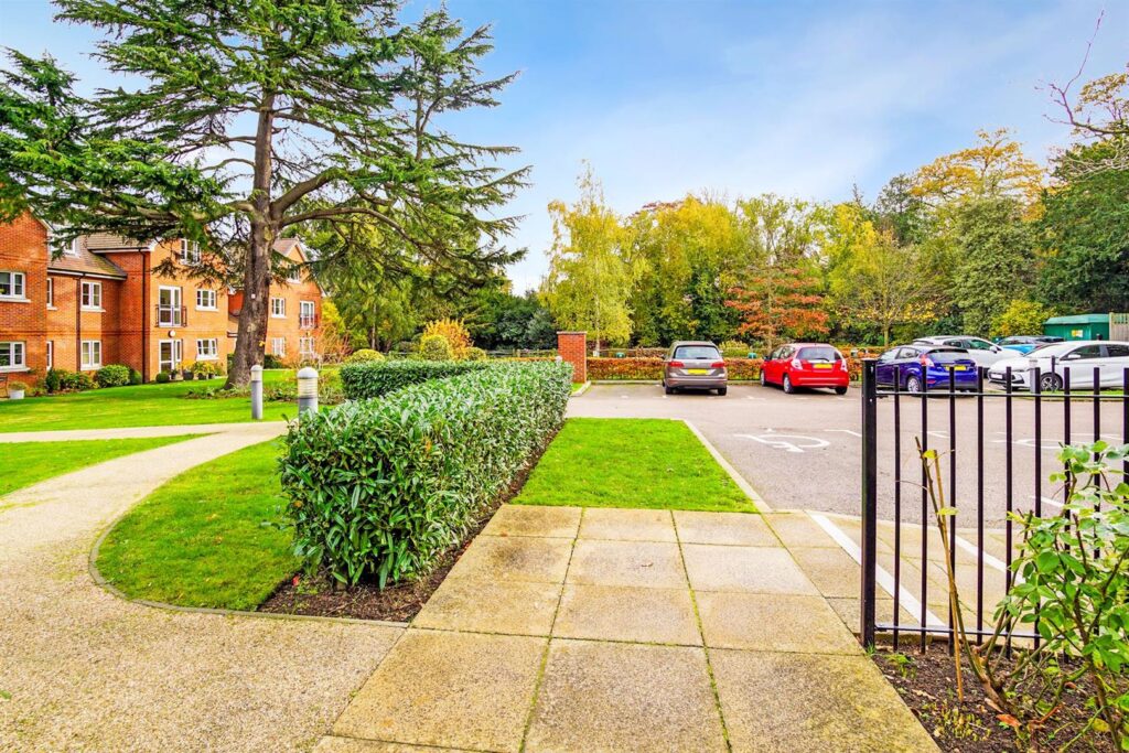 St. Pauls Cray Road, Chislehurst, BR7 6FA