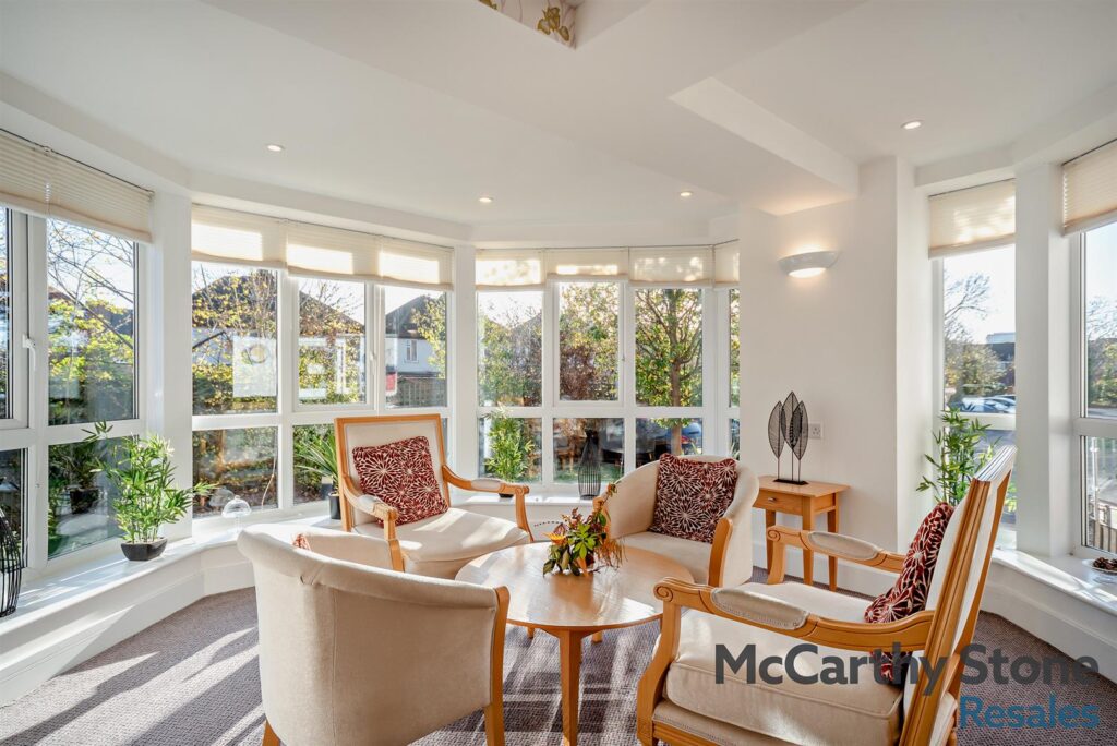 Abbotsmead Place, Caversham, Reading