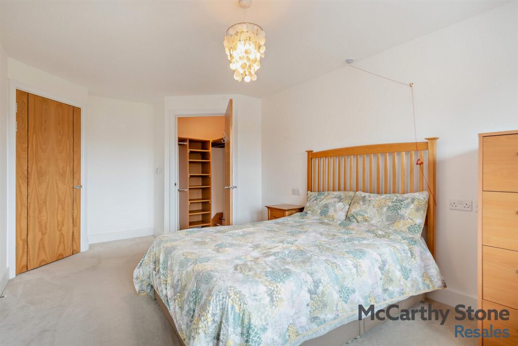 101-105 Fleet Road, Fleet