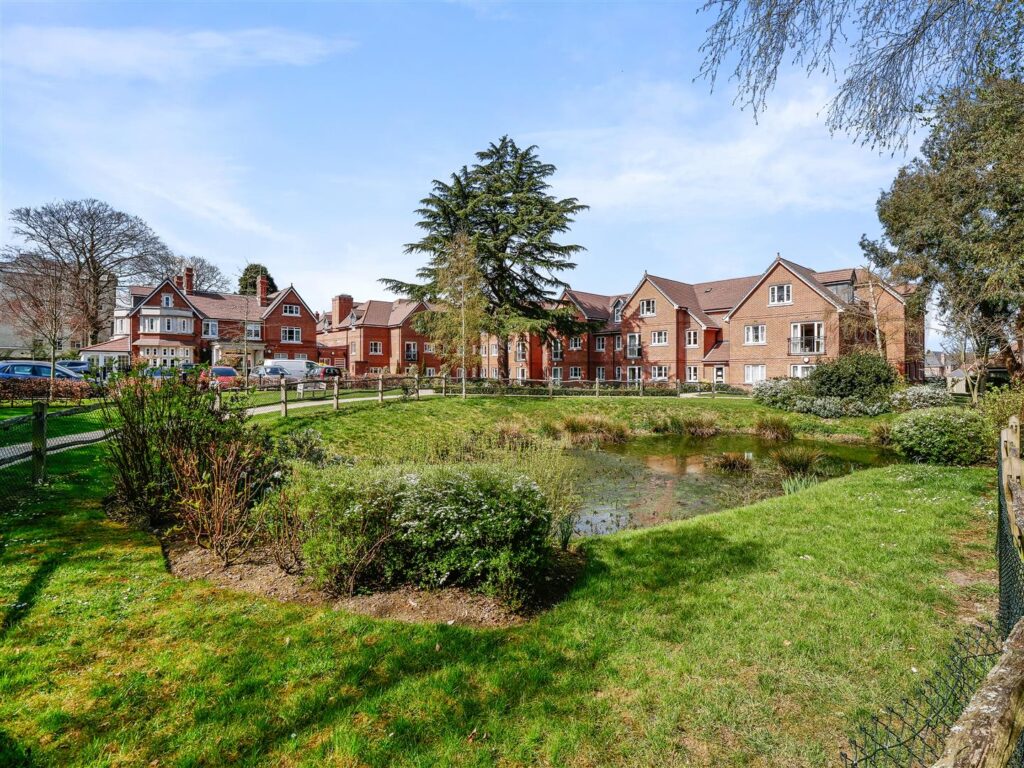 St. Pauls Cray Road, Chislehurst, BR7 6FA