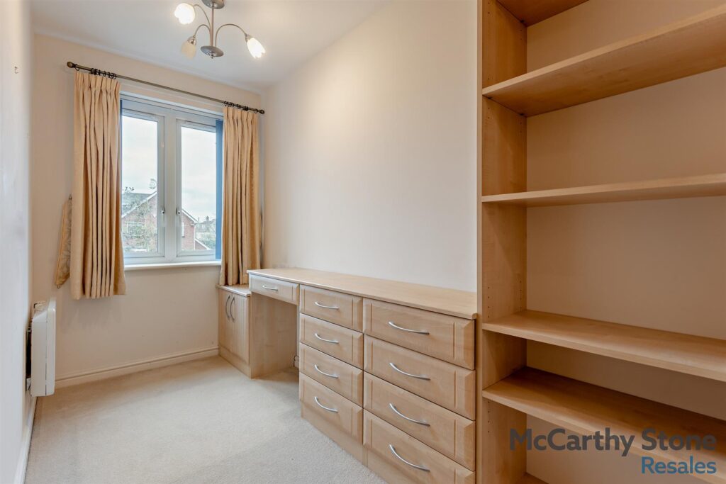 Farringford Court, Avenue Road, Lymington, Hampshire, SO41 9PA