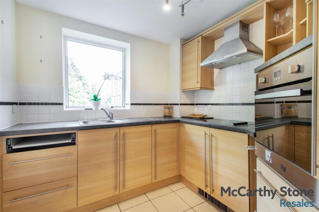 Glenhills Court, Little Glen Road, Glen Parva, Leicester