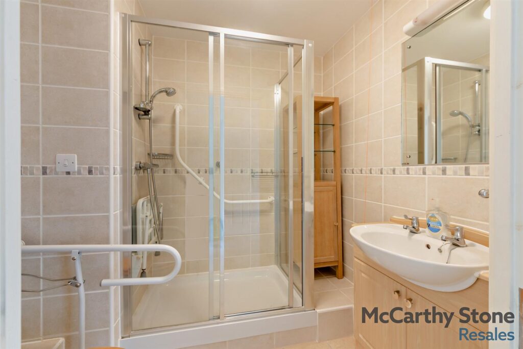 Benedict Court, Western Avenue, Newbury, Berkshire, RG14 1AR