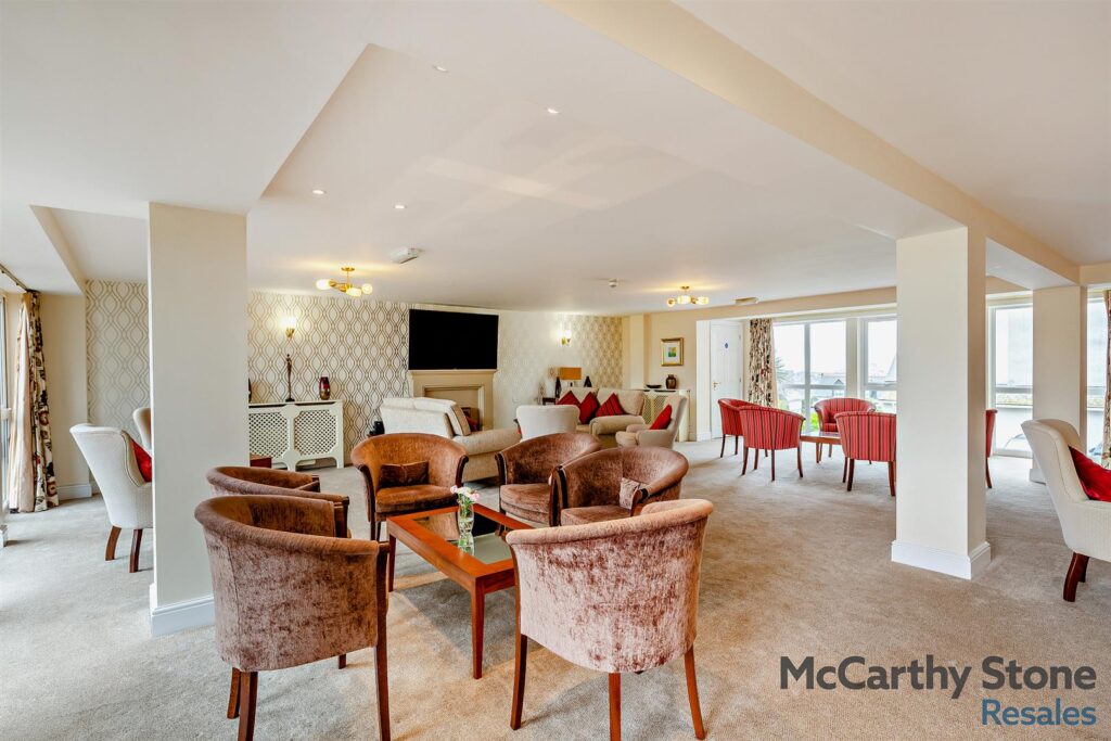 Marina Court, Mount Wise, Newquay, TR7 2FJ