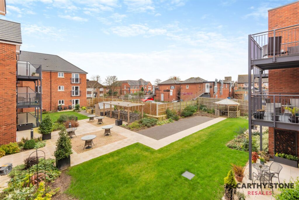 The Moors, Thatcham