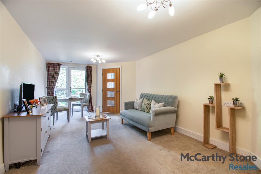 Glenhills Court, Little Glen Road, Glen Parva, Leicester