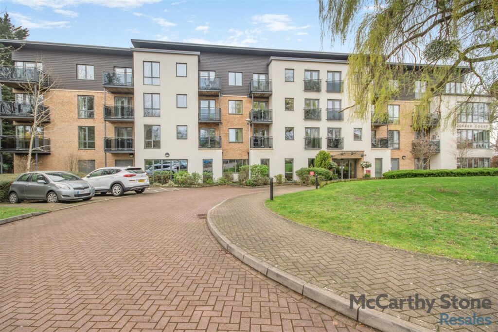 https://mccarthyandstoneresales.propertystream.co/properties/sale/uncategorized/cheltenham/jenner-court-st-georges-road-cheltenham/