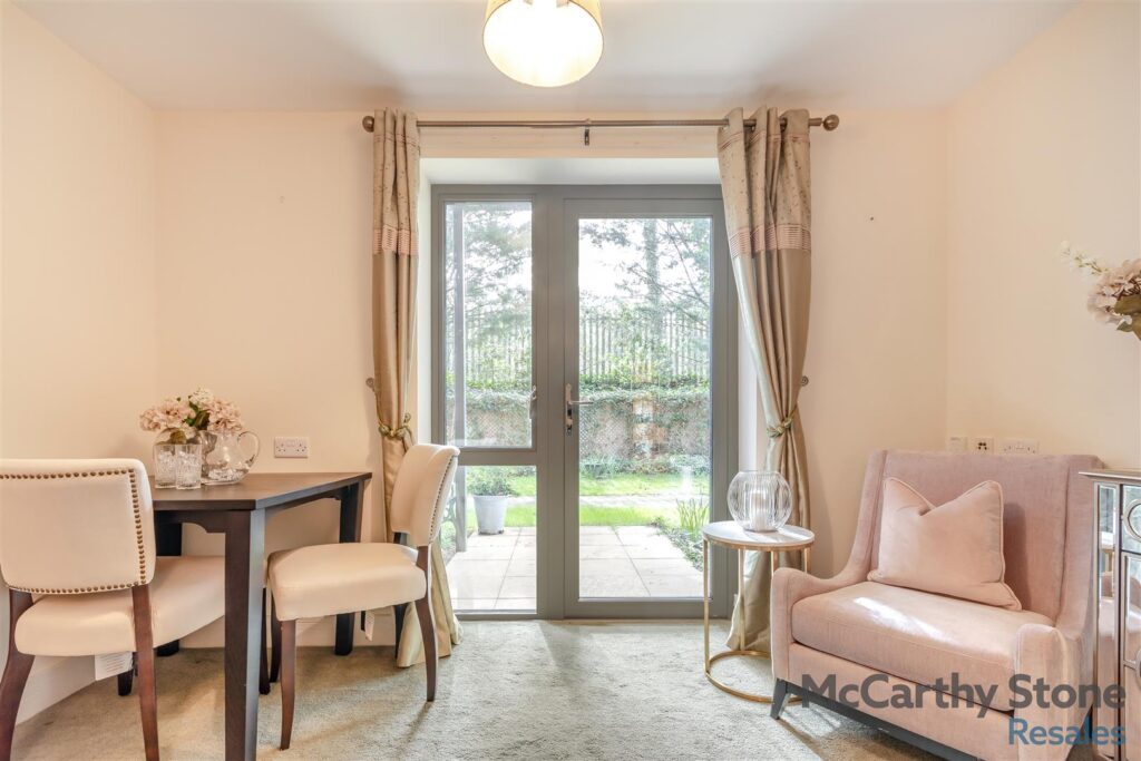 https://mccarthyandstoneresales.propertystream.co/properties/sale/uncategorized/cheltenham/jenner-court-st-georges-road-cheltenham/