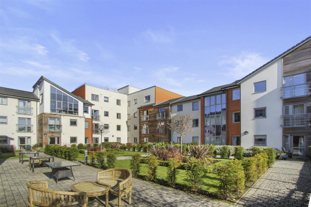 101-105 Fleet Road, Fleet
