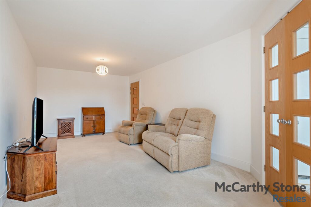 101-105 Fleet Road, Fleet