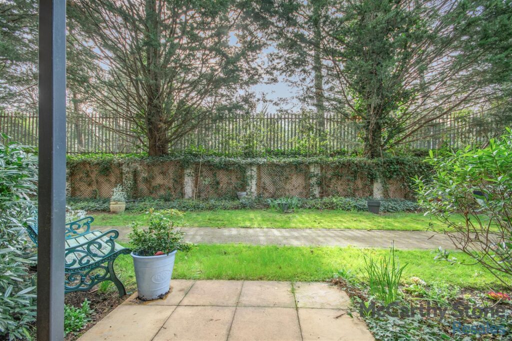 https://mccarthyandstoneresales.propertystream.co/properties/sale/uncategorized/cheltenham/jenner-court-st-georges-road-cheltenham/
