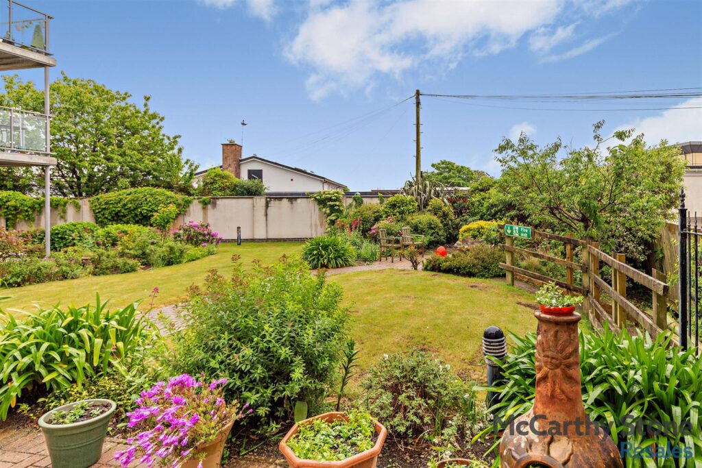 Marina Court, Mount Wise, Newquay, TR7 2FJ