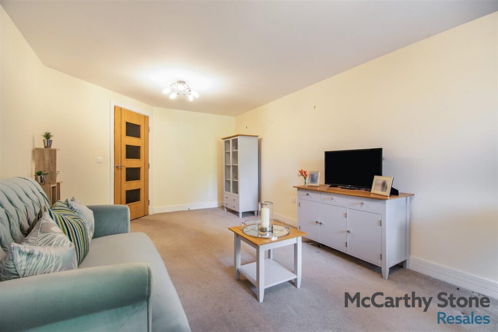 Glenhills Court, Little Glen Road, Glen Parva, Leicester