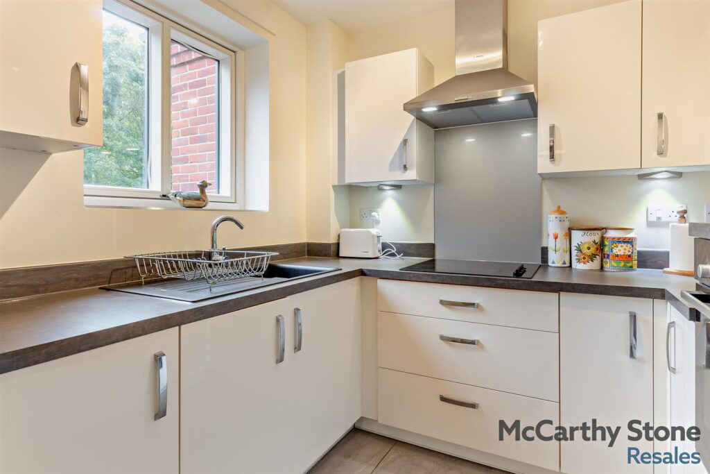 Tyefield Place, High Street, Hadleigh, IP7 5FE