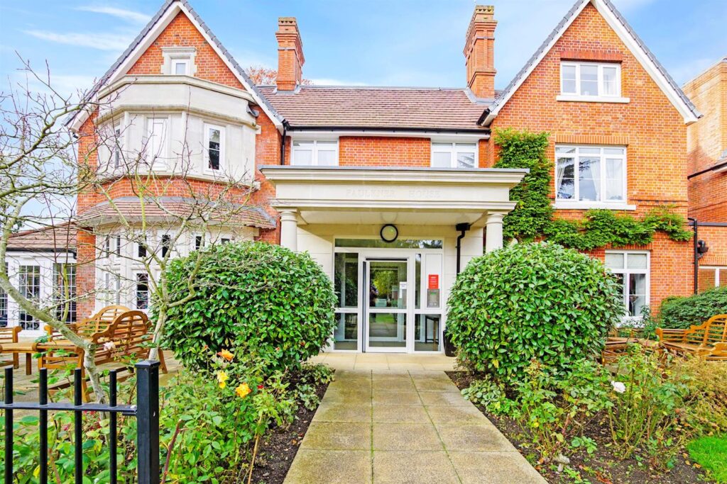 St. Pauls Cray Road, Chislehurst, BR7 6FA