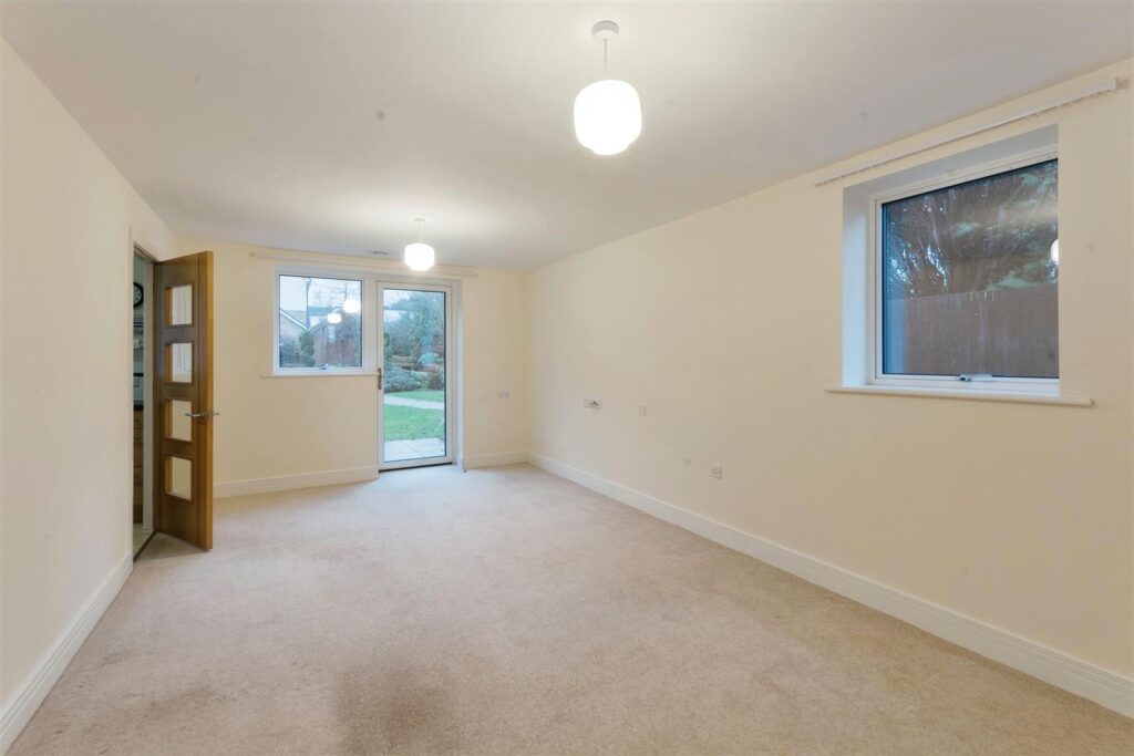 8 Westonia Court, 582-592 Wellingborough Road, Northampton