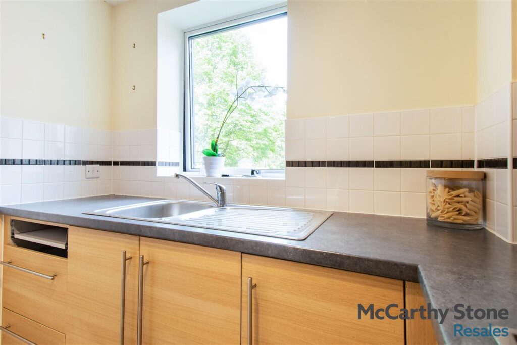 Glenhills Court, Little Glen Road, Glen Parva, Leicester